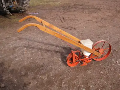 POwell Cole Planet Jr one row push type seeder. believe it is the newer model B73-09B. Made in US no...