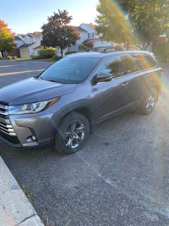 2019 Toyota Highlander Limited AWD in Cars & Trucks in Ottawa - Image 2