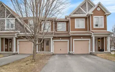 Move-in ready townhome available for rent in the popular community of Emerald Meadows. This smoke-fr...