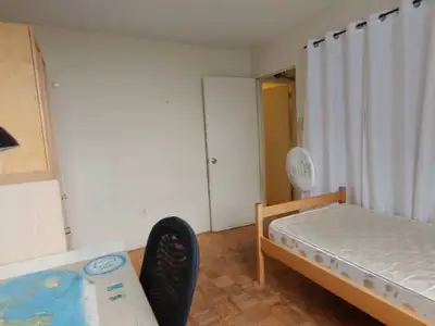 Apartment room for rent in downtown