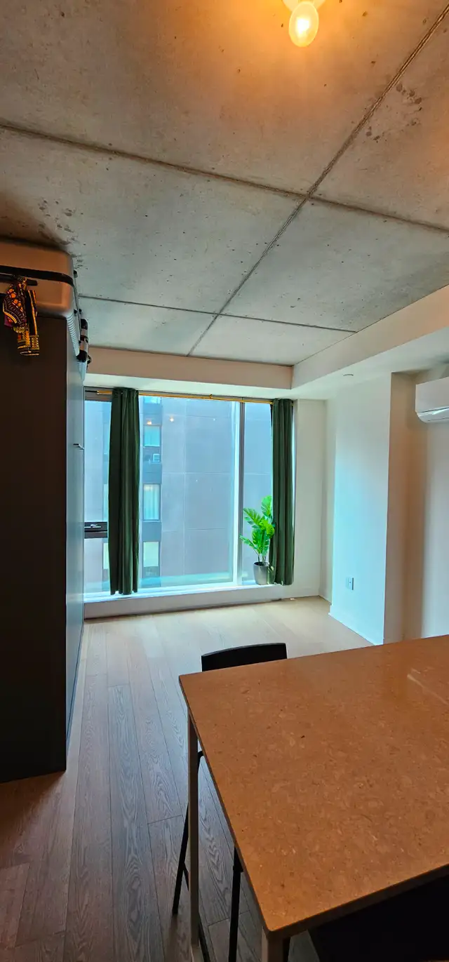 Downtown Montreal Available63826905109507123