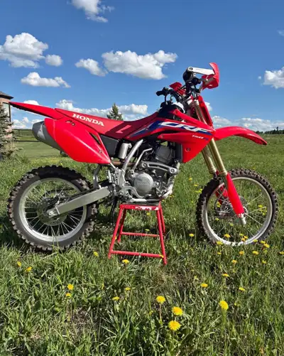 I’m selling my 2023 crf 150 rb. It’s been a great bike and has about 30hrs on it. Oil done every 7 h...