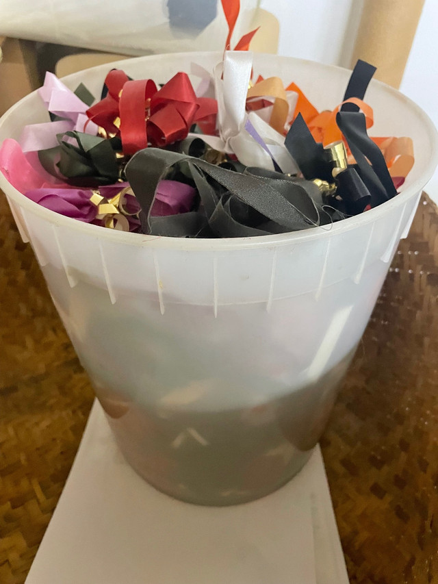 Bows, bows & more bows. A bucket full of bows• Assorted colours  in Hobbies & Crafts in North Bay - Image 4