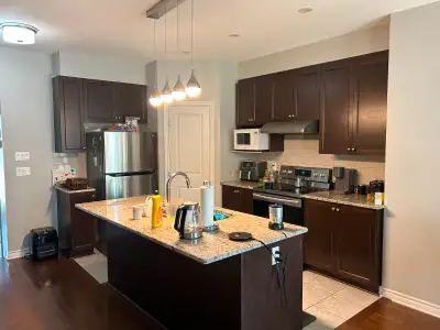 3 Bed 2.5 Bath Townhouse/Backyard/For Rent/Stittsville