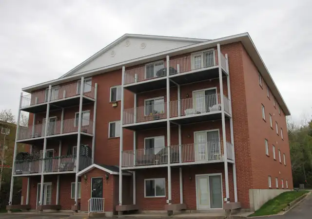 1100 sqft Spacious 2-Bedroom with huge balcony ready Aug.1