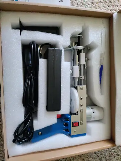 Electric carpet tufting gun hand gun Carpet weaving flocking machines Cut Pile for sale. Complete ac...