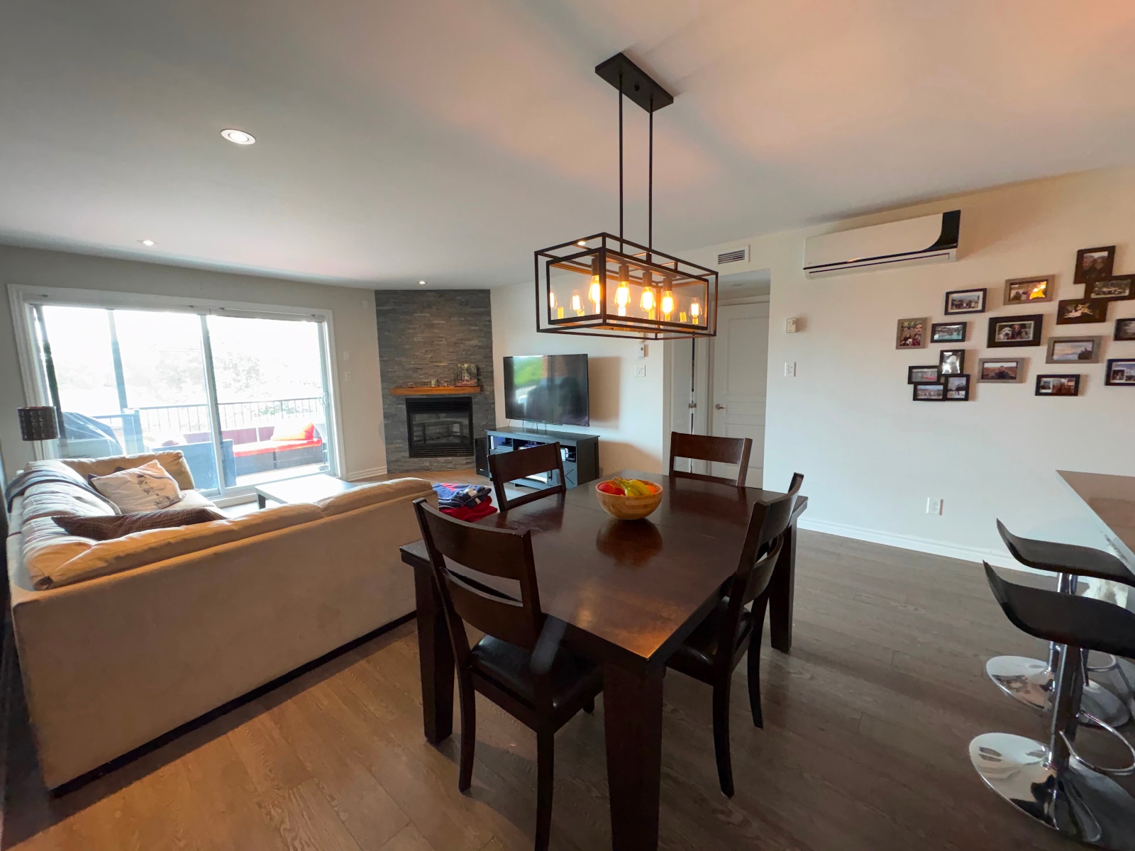 Condo 4 1/2 à louer — photo 1