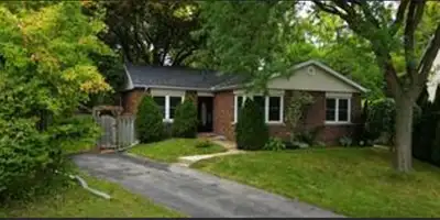 2 ROOMS, IN A WELL-KEPT BUNGALOW, 5 MIN WALK TO McMASTER UNIVERSITY, IN A SAFE AND DESIRABLE LOCATIO...