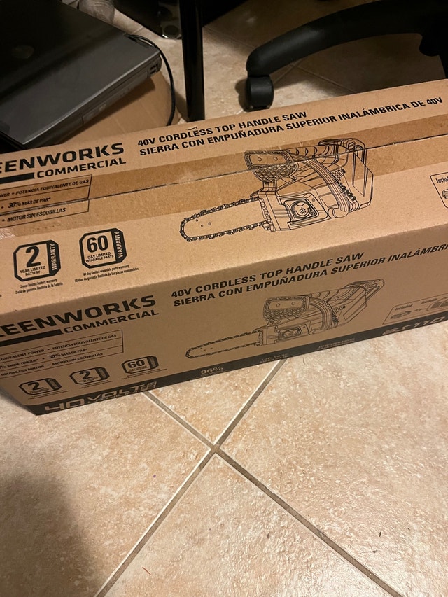 Greenworks Commercial battery chainsaw Lawnmowers & Leaf Blowers