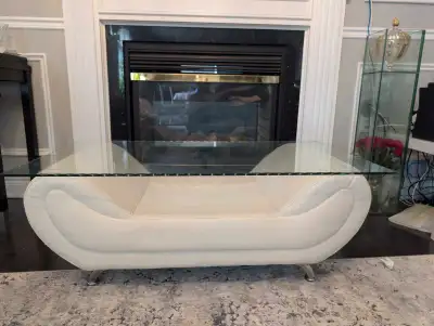 White center Coffee Table for sale. It's very beautiful and average size of center table. Please con...