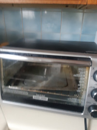 Toaster oven $10.00 BLACK AND DECKER.