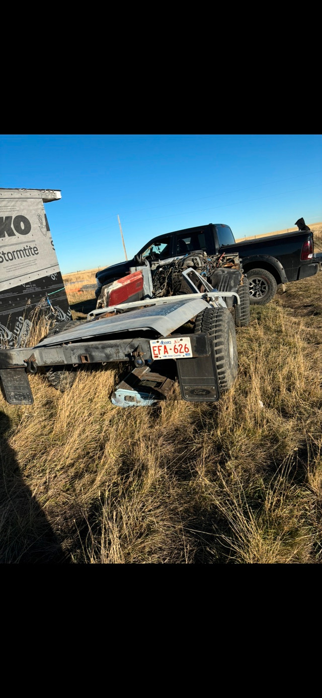 1987 ford bronco full-size parting out in Cars & Trucks in Calgary - Image 3