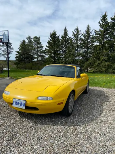 Selling a Jackson Racing supercharged 1992 Sunburst yellow Miata Original paint. Rust free. Garage s...