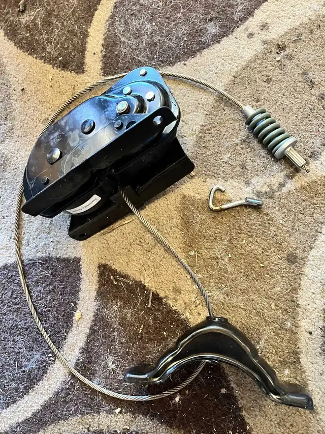 Ford spare tire hoist in Tires & Rims in Winnipeg - Image 3