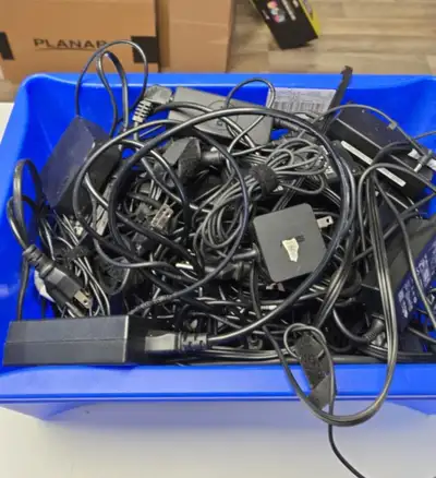  Chargeurs de laptops RARES  Plusieurs modèles disponibles, View more