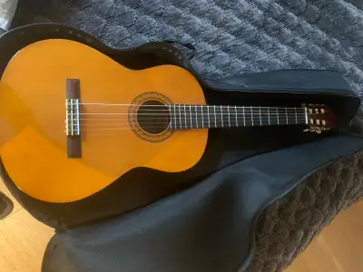 Guitare Classique Yamaha C40 ( pour ecole), View more
