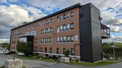 BEAU GRAND 3 1/2 ET/OU 4 1/2 RÉNOVÉ À LOUER,POSSIBILITÉ DE LOUER À LA SEMAINE, AU BEAU GRAND 3 1/2 E...