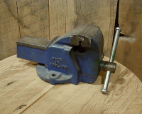 Antique No 3 vise for sale.  Made in England.  Blue