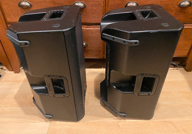 QSC K10 Active PA Loudspeakers (pair) in Performance & DJ Equipment in Windsor Region - Image 2