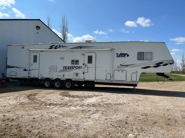 2005 Tahoe Transport in Travel Trailers & Campers in Red Deer - Image 2