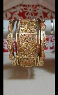 Gorgeous bangles set