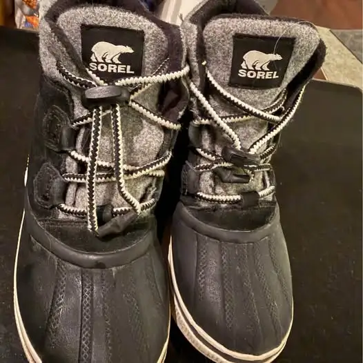 Boys' Sorel Winter Boots – Size 4 in Kids & Youth in City of Toronto - Image 4