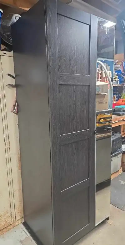 Like new, no scratches,30wx24dx79h