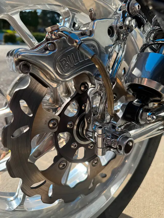 Chrome & Carbon Yamaha V-Max in Street, Cruisers & Choppers in Vernon - Image 6