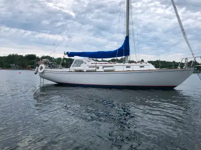 1977 Pearson 35 Hull #PEA39375M77E 13,500 lbs – 5400 lbs ballast Draft 3.75’ 1996 Westerbeke 35B-Thr...