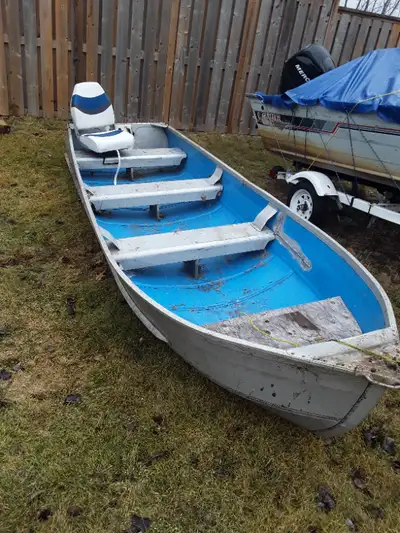 14' aluminum boat $500