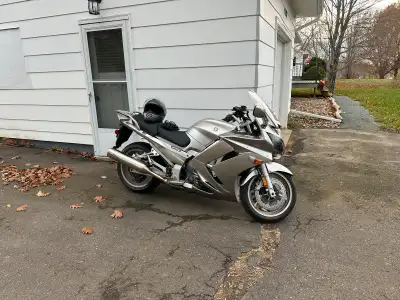 2010 Yamaha FJR 1300 Good condition, around 11,000Mi/17,600Km, power windshield, factory hard saddle...