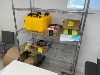 Etagère en métal robuste avec roues, View more