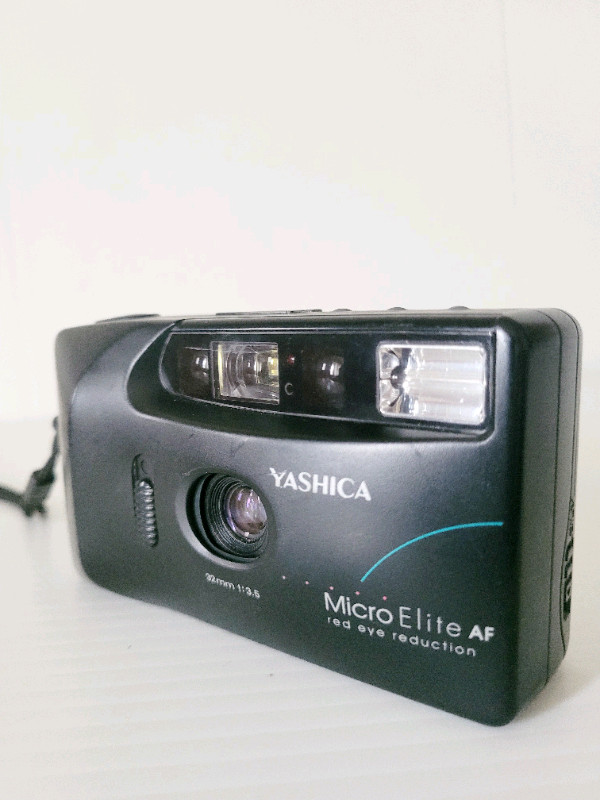 Yashica Micro Elite AF Point & Shoot 35mm Film Camera  dans Autre  à Ville de Montréal - Image 4