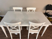 IKEA extendable table + 4 chairs 
