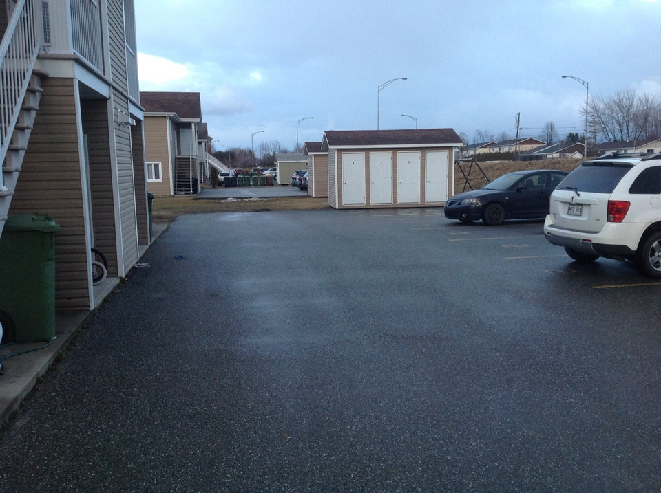 Beau et grand 5 1/2 au premier plancher à louer! 2