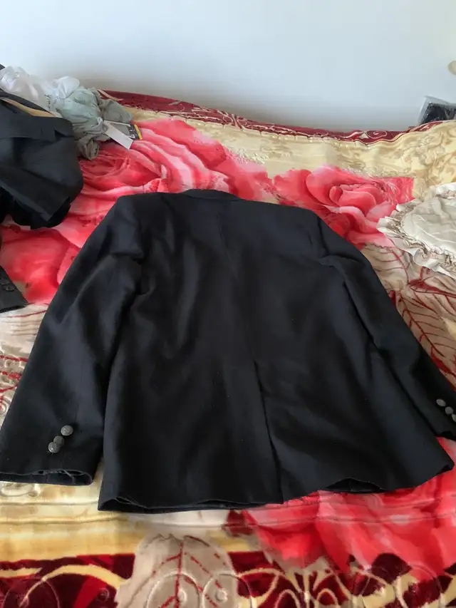 Man’s blazer size 16 in Men's in City of Toronto - Image 3