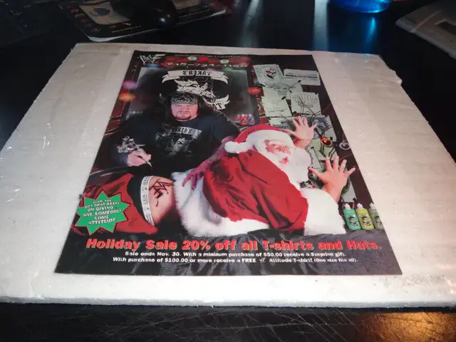 wwf wwe wrestling magazine shopzone complete undertaker santas c in Arts & Collectibles in Victoriaville - Image 2