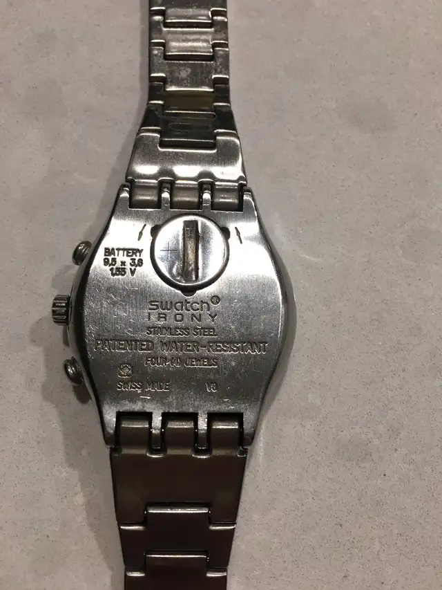 Swatch irony woman’s watch. Montre Swatch in Jewellery & Watches in City of Montréal - Image 3