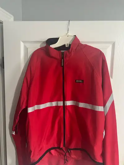 Like new great for walking or jogging. Size M