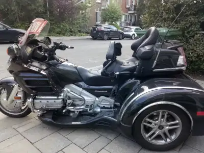 HONDA 2010 Goldwing trike 1800 Seulement 2 proprietaires, en parfaite condition, inspection faite le...