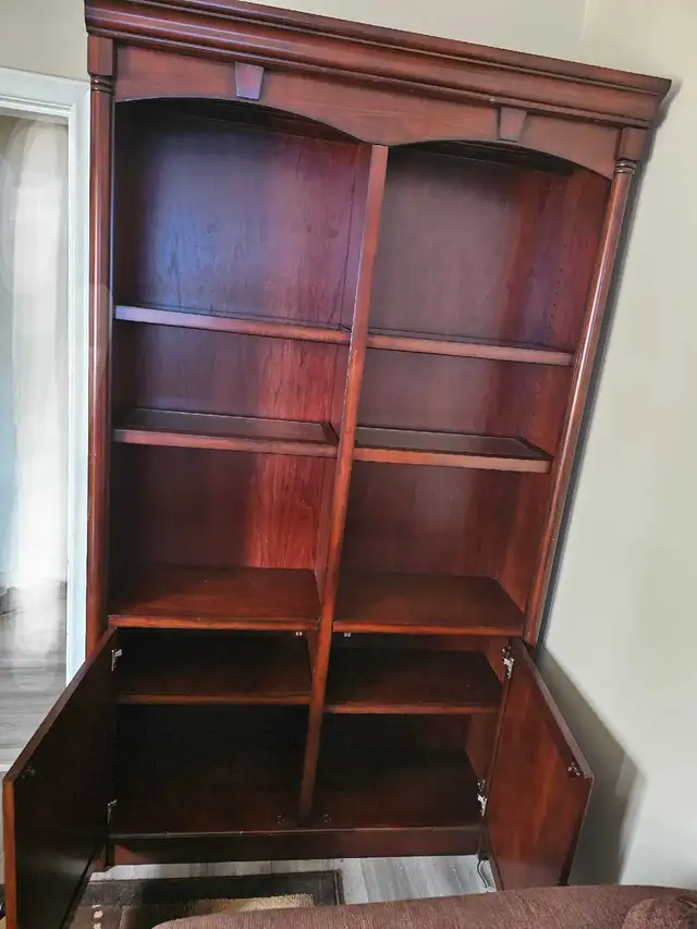 Bookcase in Bookcases & Shelving Units in Edmonton - Image 3