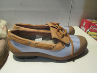 DESIGNER LADIES SHOES: UGG size 8