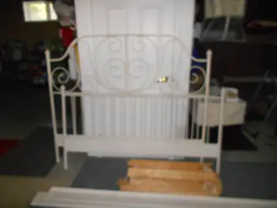 lit en metal 60 pouces, View more