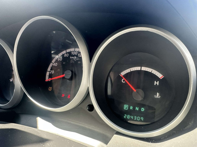 dodge caravan in Cars & Trucks in Hamilton