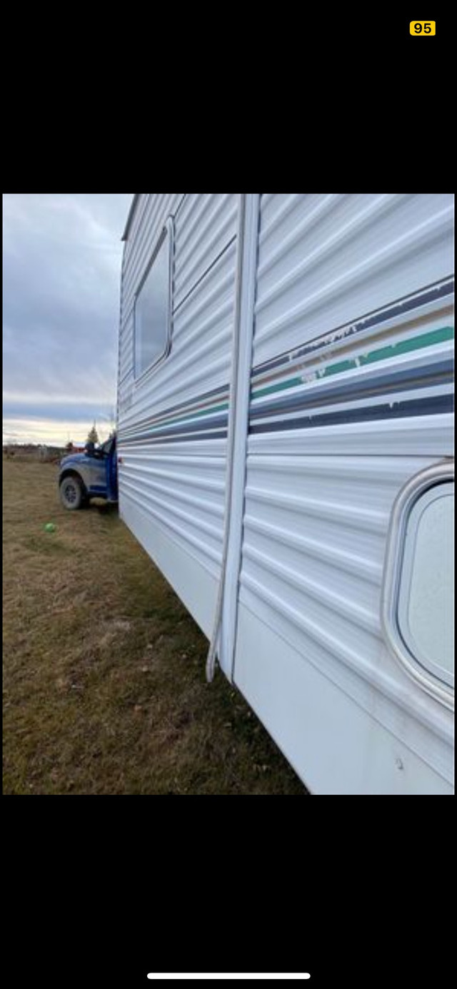 Travel trailer  in Travel Trailers & Campers in Prince George - Image 4