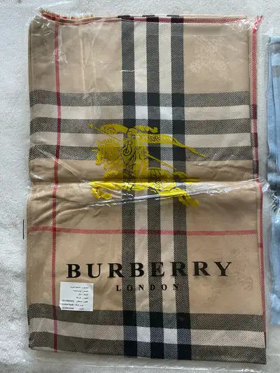 Burberry Scarf Cashmere, View more