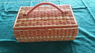 Panier de couture vintage, View more