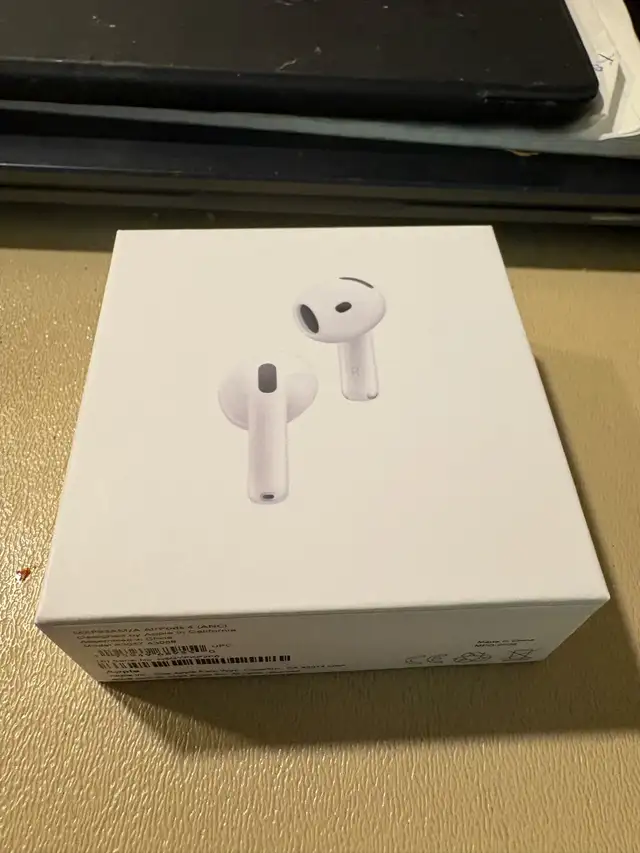 AirPods 4437917825777674241