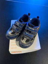GEOX SIZE 10.5 Blue shoes