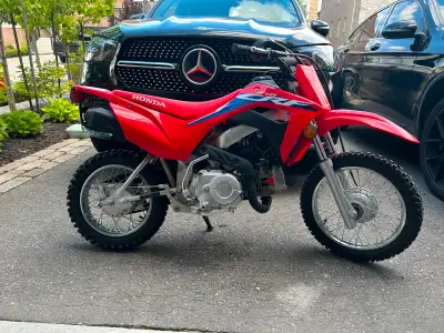 Immaculate condition. Less than 5 hours of riding time, like new.